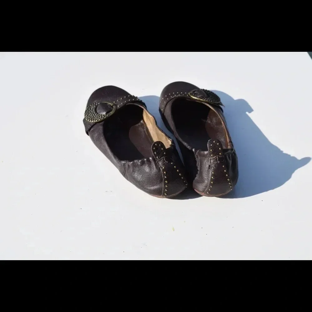 Bernardo ballet flats